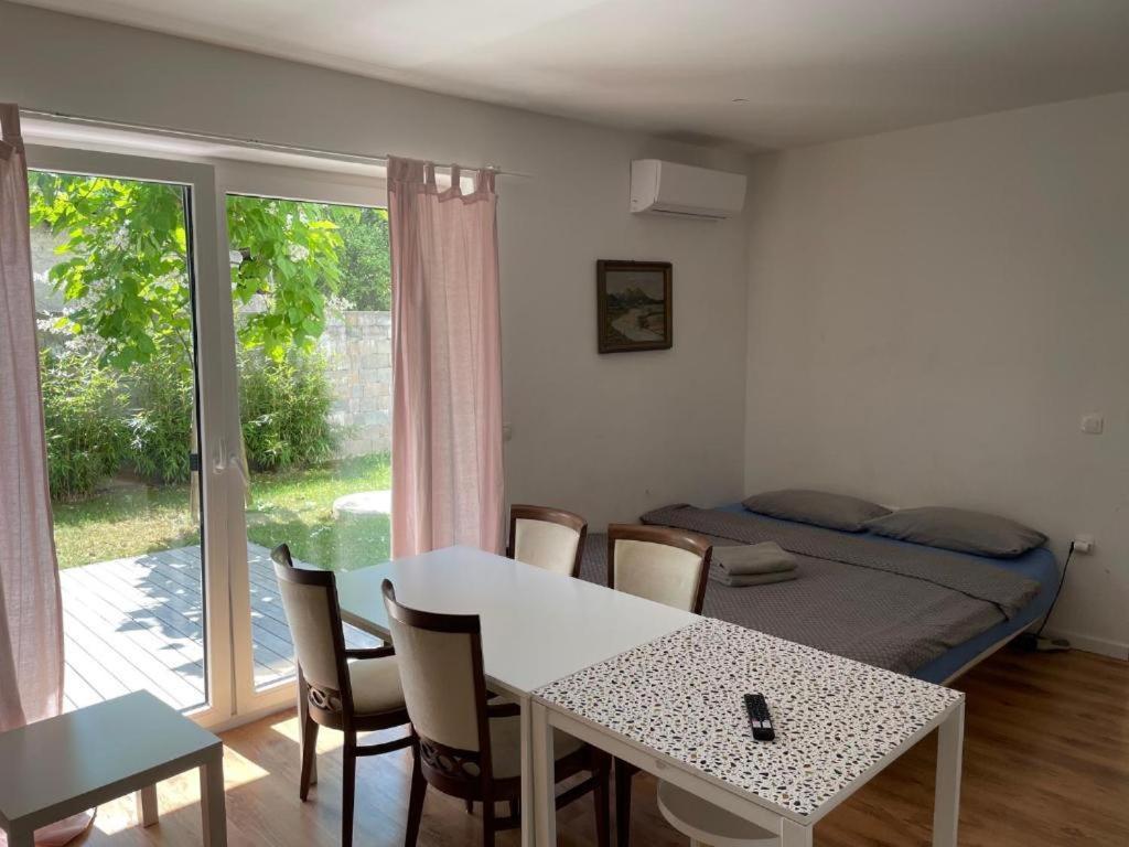 R41 - Tivoli Groundfloor Apartment Lublana Zewnętrze zdjęcie